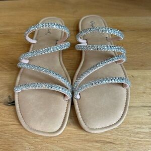 NIB Cute Rhinestone Sandals Size 8